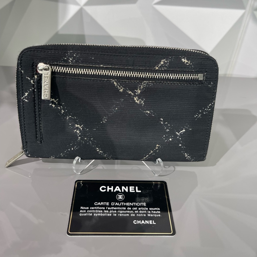Authentic Vintage CHANEL Travel Line Long Zip Nylon Black Wallet